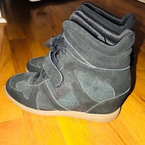 nike roshe mens black and white